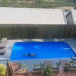 Namkhan Riverside Hotel